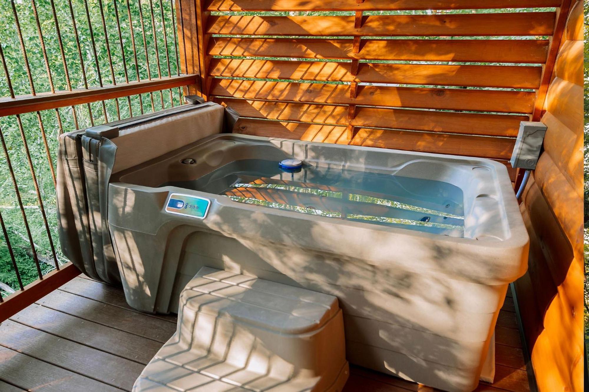 Cricket Hill Treehouse B By Amish Country Lodging Millersburg Buitenkant foto